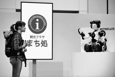 驚人！高考機器人兩分鐘解出壓軸題