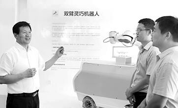 我國(guó)自主研發(fā)18軸雙臂機(jī)器人在浙江寧波首發(fā)