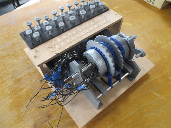 法國大學生運用3D打印技術(shù)制造Enigma Machine