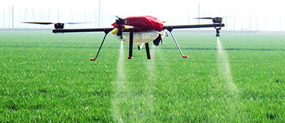 用拖拉機種田？out了！無人機快4倍