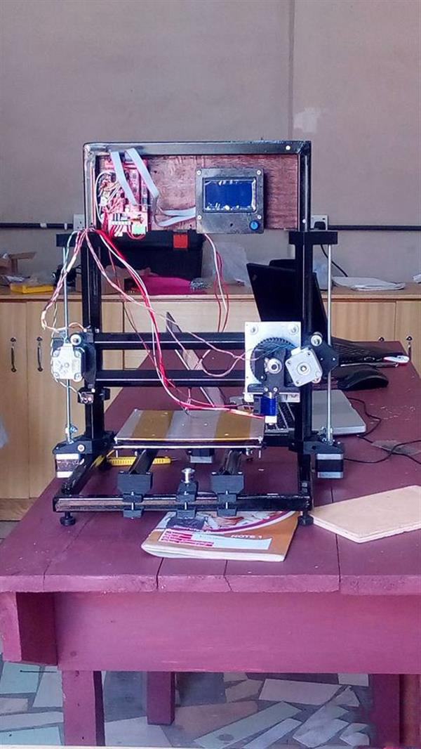 加納3D打印公司Klaks 3D用電子廢料為學(xué)校做打印機