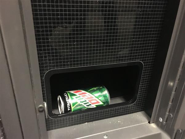 17歲美國創(chuàng)客3D打印自動售貨機(jī)Soda Locker，可放入學(xué)校儲物柜
