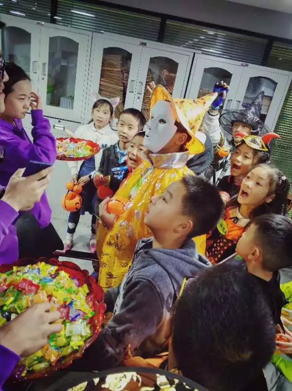 萬圣狂歡，百鬼夜行！這群“搗蛋鬼”們在童程童美各地校區(qū)玩的很happy！