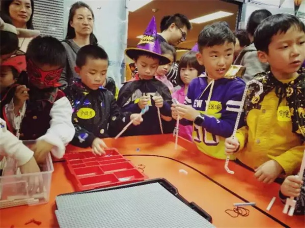萬圣狂歡，百鬼夜行！這群“搗蛋鬼”們在童程童美各地校區(qū)玩的很happy！
