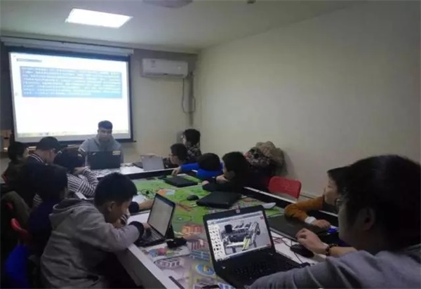 達內(nèi)童程童美202018年FLL工程挑戰(zhàn)賽集訓火熱進行中！