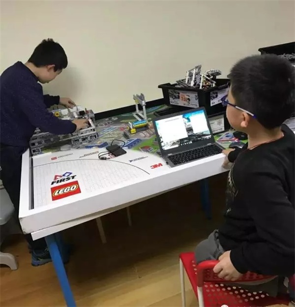 達內(nèi)童程童美202018年FLL工程挑戰(zhàn)賽集訓火熱進行中！