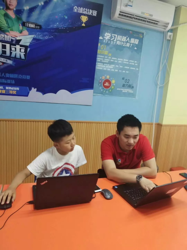 帶著責(zé)任，走好教育的路——最暖人氣教師杜時男專訪