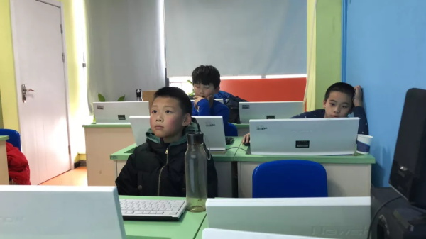 帶著責(zé)任，走好教育的路——最暖人氣教師杜時男專訪