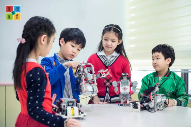 機(jī)器人編程有必要學(xué)嗎，孩子<a style='color:blue' href='http://www.sichuanxw.com.cn/robot/ask/3582.html'>學(xué)機(jī)器人編程有用嗎</a>？