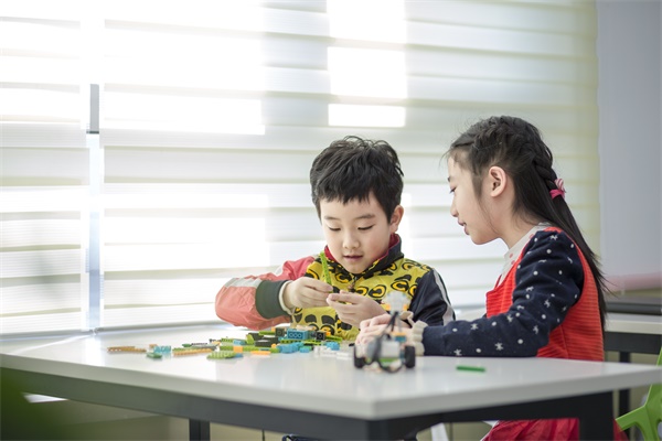 怎么學(xué)習(xí)機(jī)器人編程，可以參加哪些比賽？