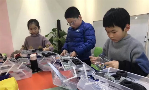 全國青少年機器人技術(shù)等級考試圓滿收官，童程童美學(xué)員再創(chuàng)佳績！