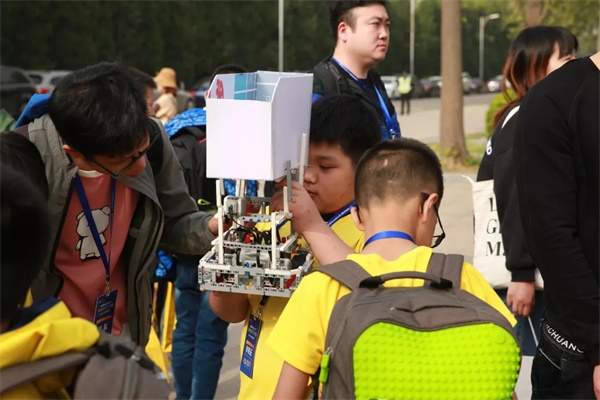 2019 RoboRAVE國(guó)際教育機(jī)器人大會(huì)亞洲分會(huì)童程童美專場(chǎng)圓滿收官