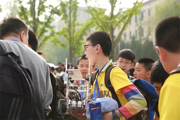 2019 RoboRAVE國(guó)際教育機(jī)器人大會(huì)亞洲分會(huì)童程童美專場(chǎng)圓滿收官