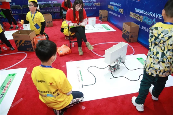 2019 RoboRAVE國(guó)際教育機(jī)器人大會(huì)亞洲分會(huì)童程童美專場(chǎng)圓滿收官