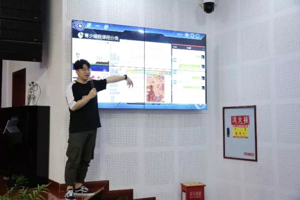 童程童美深入重慶貧困縣，捐贈(zèng)百萬助力編程教育發(fā)展！
