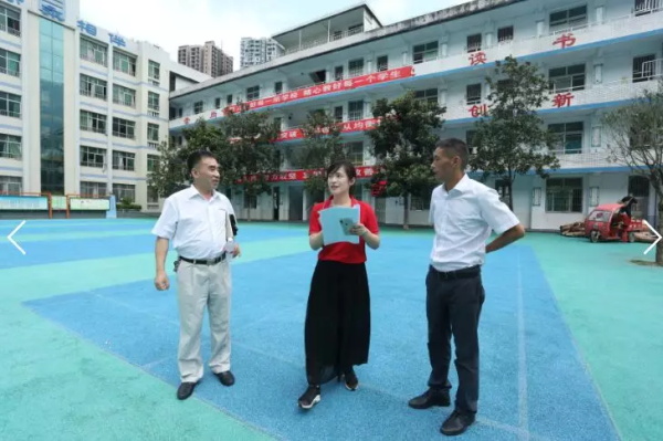 童程童美深入重慶貧困縣，捐贈(zèng)百萬助力編程教育發(fā)展！