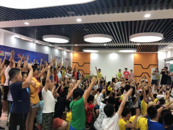 走向勝利，202顆明日之星云集童程童美RoboRAVE國(guó)際大賽暑期特訓(xùn)營(yíng)！