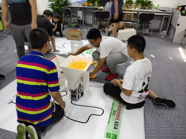 走向勝利，202顆明日之星云集童程童美RoboRAVE國(guó)際大賽暑期特訓(xùn)營(yíng)！