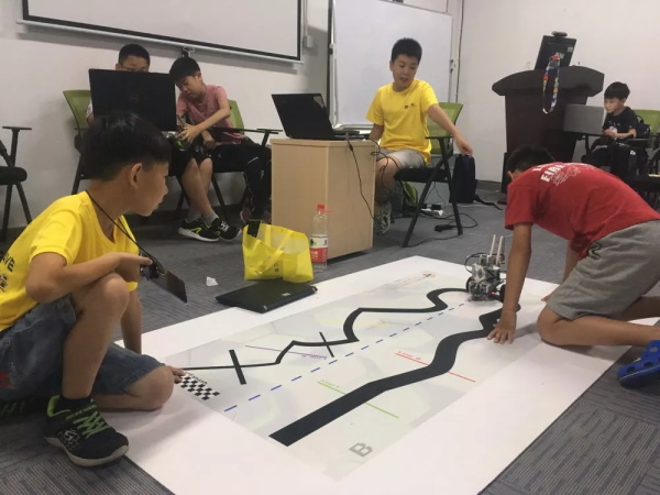 走向勝利，202顆明日之星云集童程童美RoboRAVE國(guó)際大賽暑期特訓(xùn)營(yíng)！
