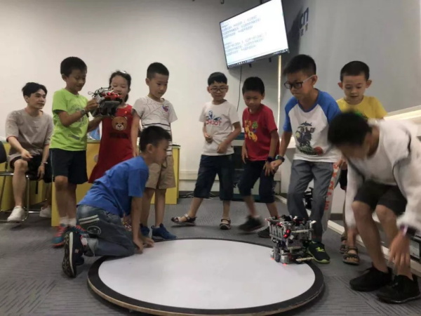 走向勝利，202顆明日之星云集童程童美RoboRAVE國(guó)際大賽暑期特訓(xùn)營(yíng)！