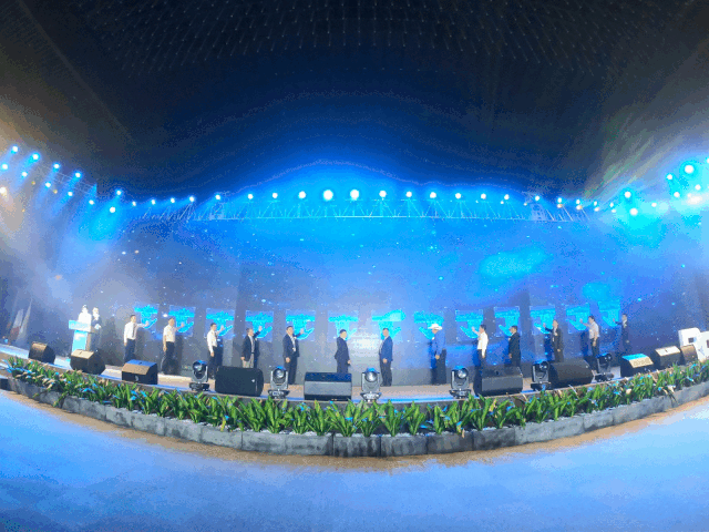 超燃！勇奪三冠，為國(guó)爭(zhēng)光，童程童美問(wèn)鼎2019RoboRAVE世界總決賽！