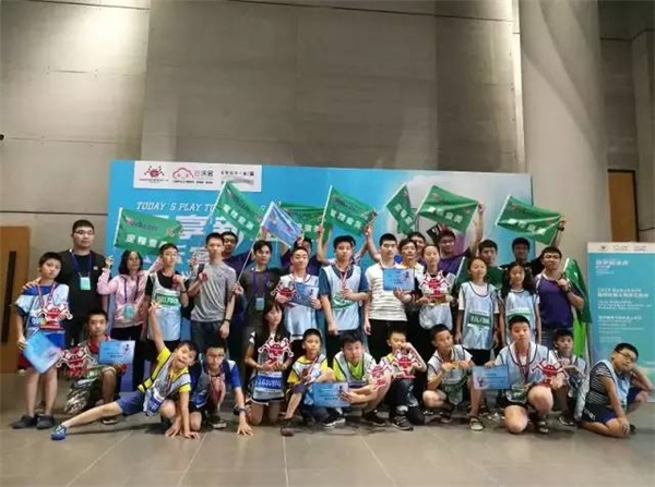 2020童程童美加拿大機器人高端技術(shù)集訓(xùn)營開啟，海外專家親臨指導(dǎo)！ 