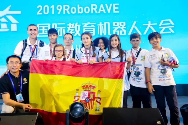 高額獎(jiǎng)勵(lì)金、直通國際總決賽 | 2020年童程童美RoboRAVE國際教育機(jī)器人大會(huì)報(bào)名開啟！